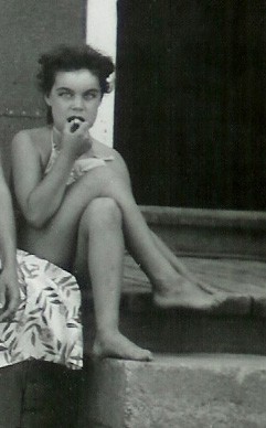 A young Wendy Hornsby with her imaginary purse